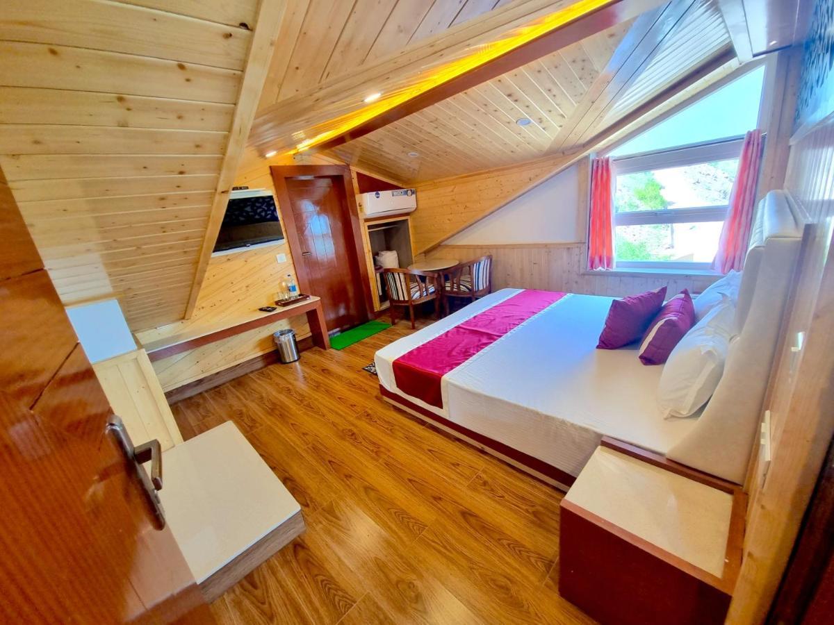 Hotel Wood Stock Luxury - A Boutique Property - Penthouse - Open Air Restaurant & Terrace كاساولى المظهر الخارجي الصورة