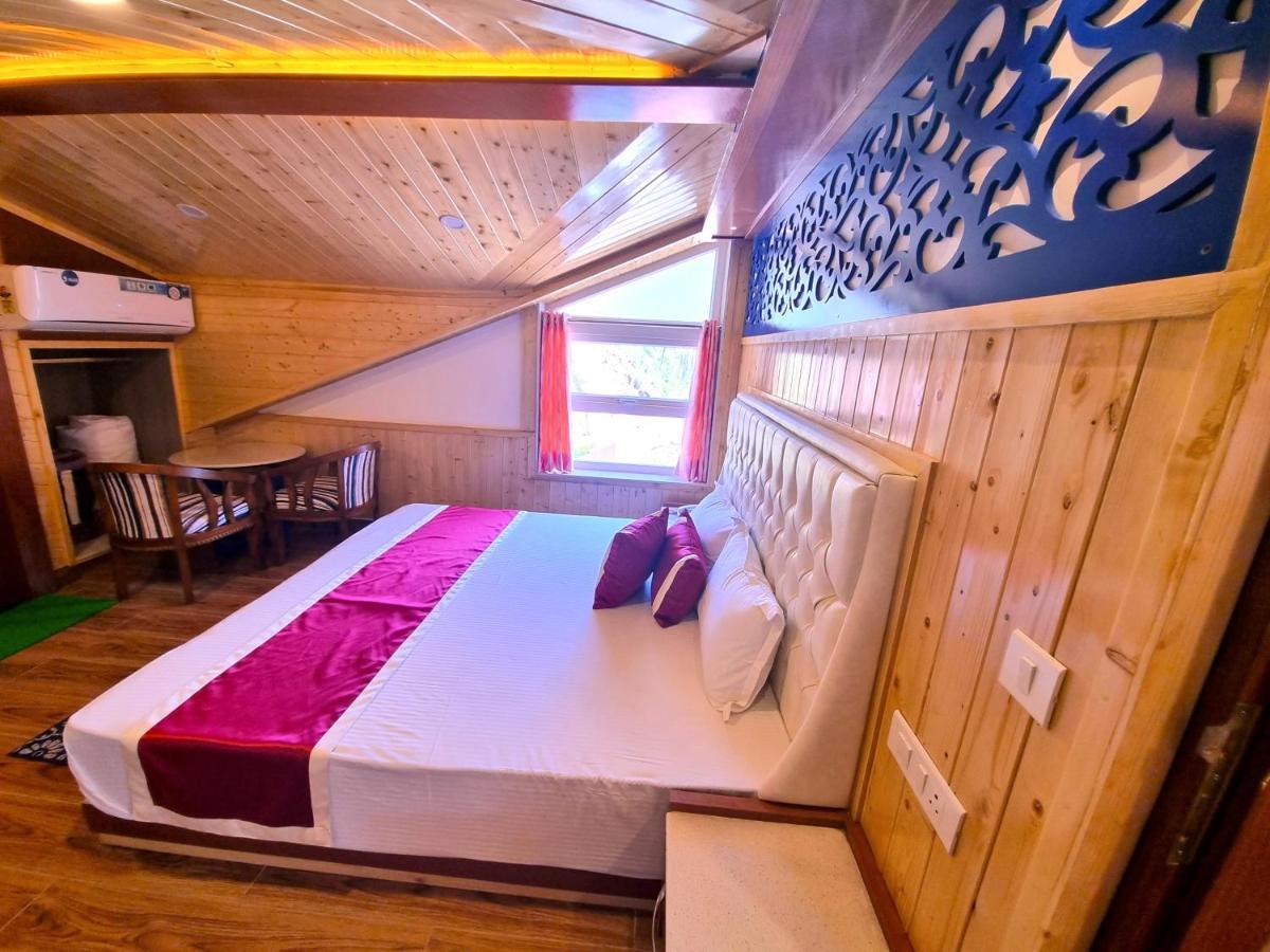 Hotel Wood Stock Luxury - A Boutique Property - Penthouse - Open Air Restaurant & Terrace كاساولى المظهر الخارجي الصورة