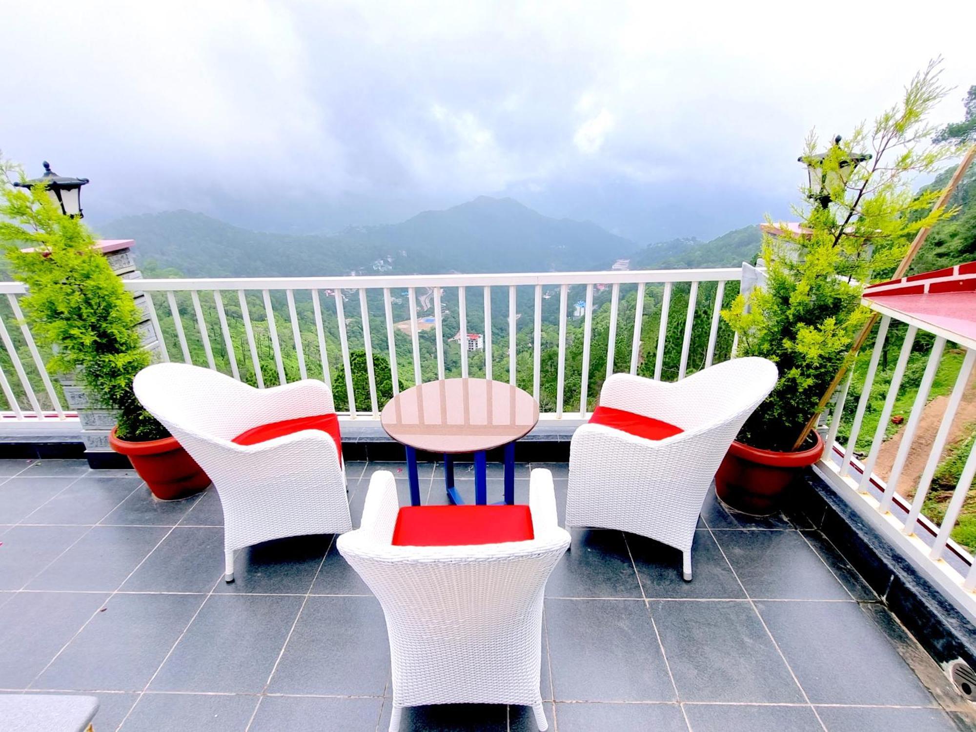 Hotel Wood Stock Luxury - A Boutique Property - Penthouse - Open Air Restaurant & Terrace كاساولى المظهر الخارجي الصورة